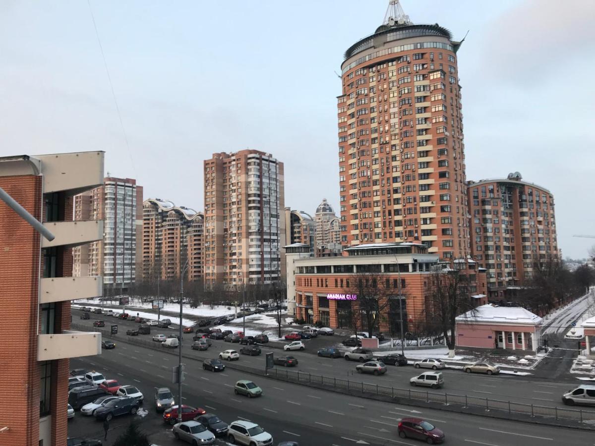 Sunny Apartment Overlooking The Royal Village Kiev Dış mekan fotoğraf